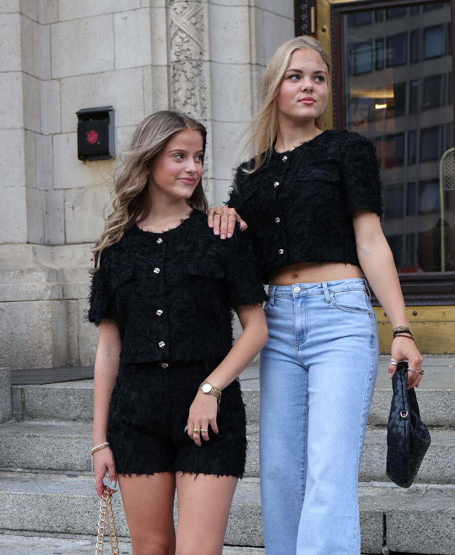 Feather Boucl&eacute; Short Black