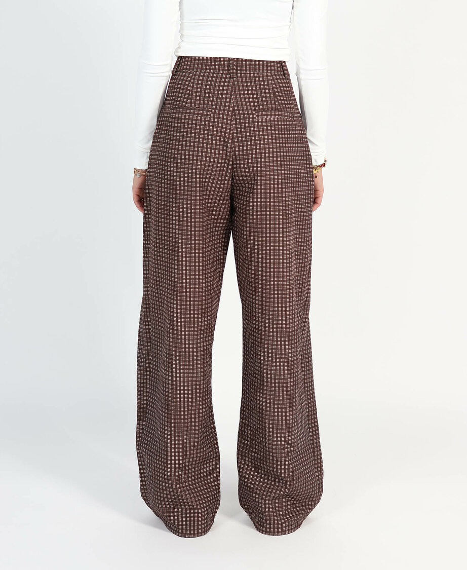 Barrel Pantalon Checkered Choco (TALL)