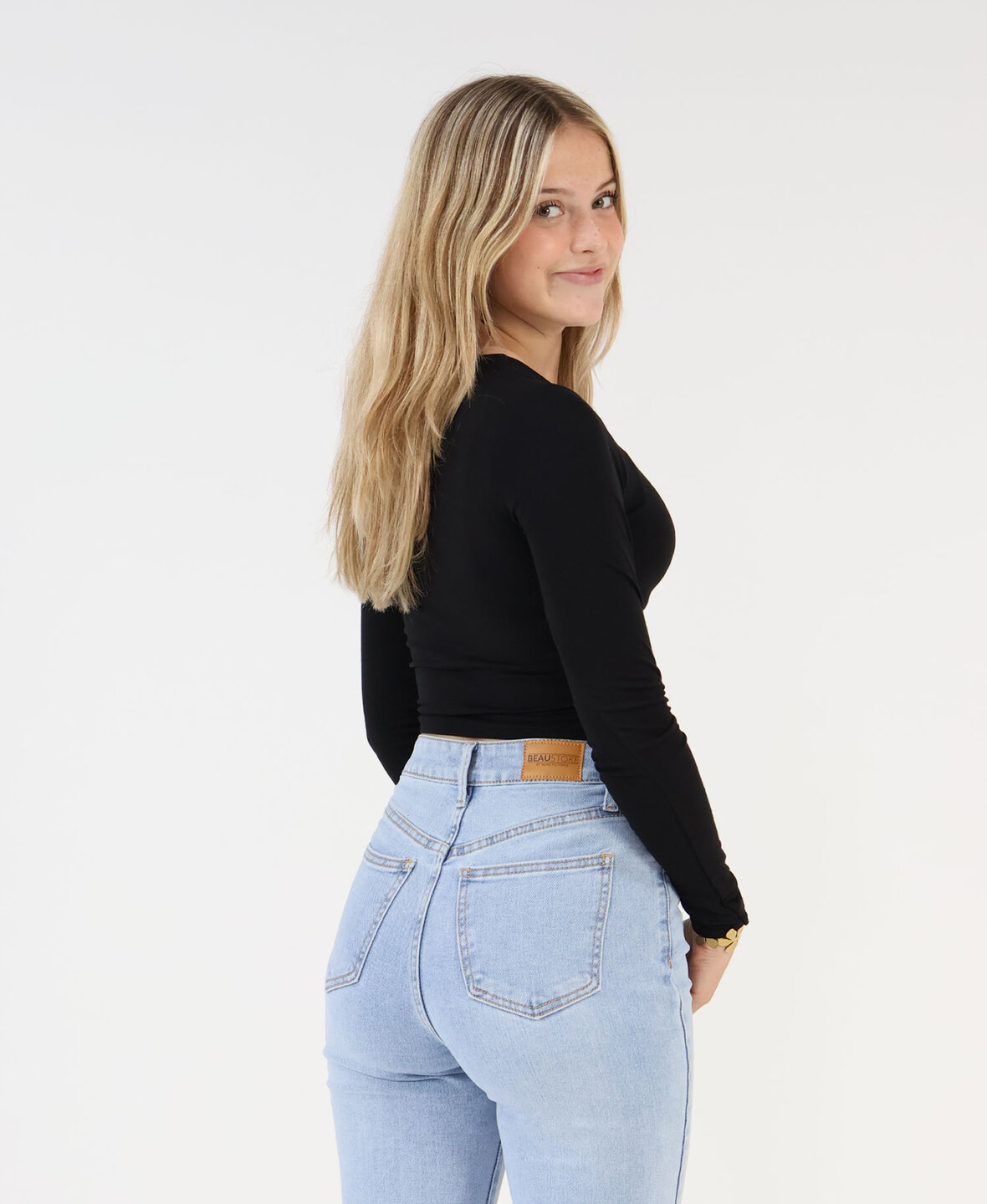 Leela Top Black 