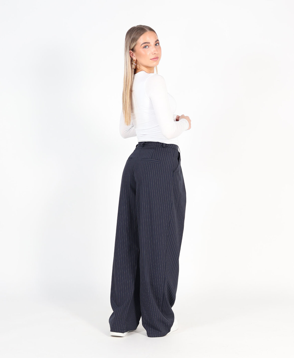 Barrel Pantalon Navy Blue (REGULAR)