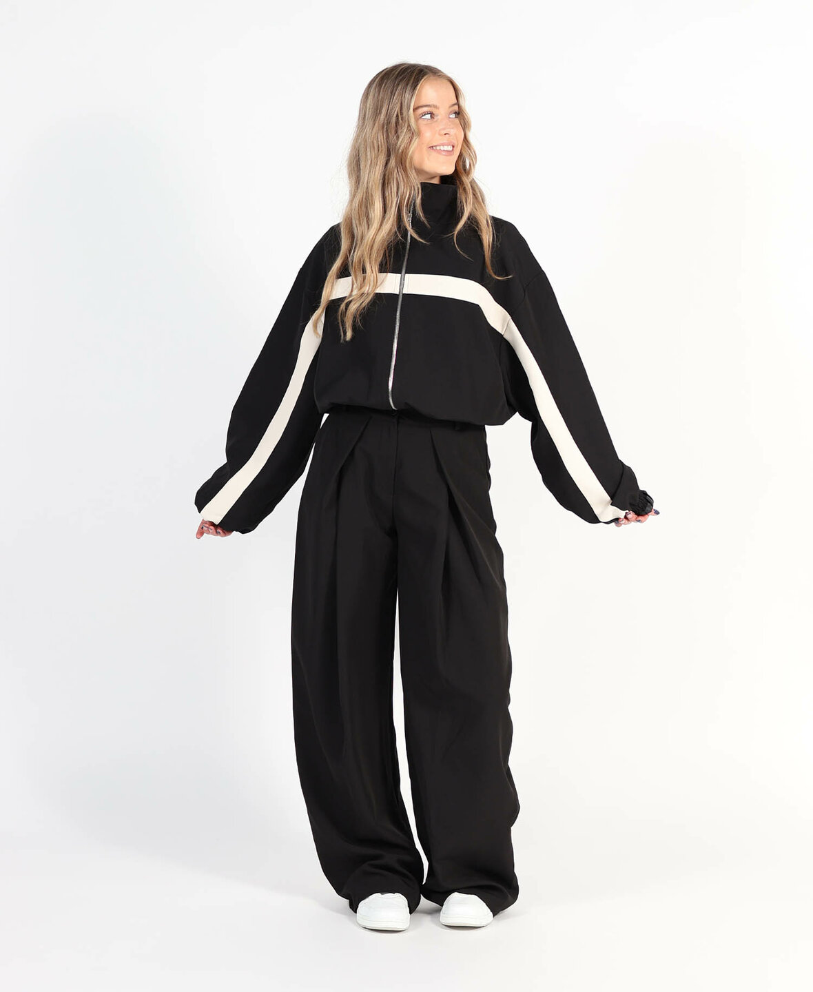 Striped Jacket Black (PRE ORDER 21-10)